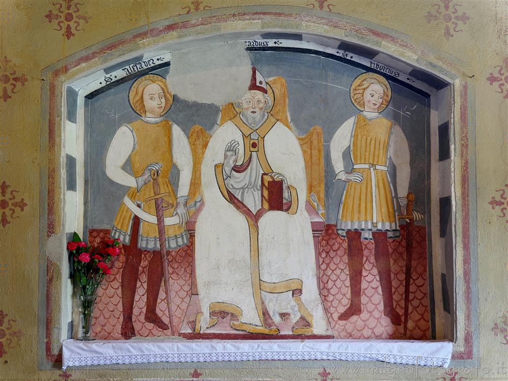Momo (Novara) - San Gottardo fra i santi Alessandro e Tiburzio nell'Oratorio di Santa Maria di Linduno